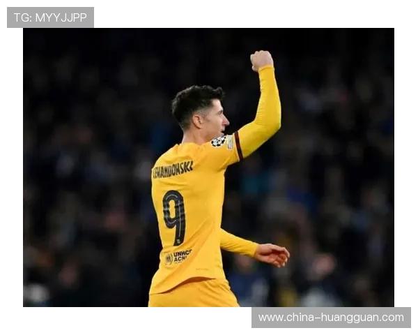 巴萨欧冠出局战术分析：莱万角色变化与防守漏洞成关键