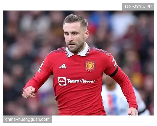 内维尔专栏:B费的位置灵活性是否是曼联战术缺乏稳定性的双刃剑?